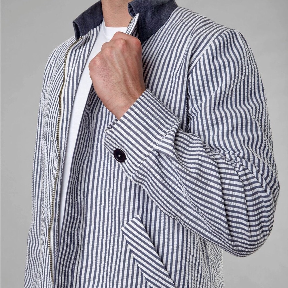 Seersucker zip up wind breaker
